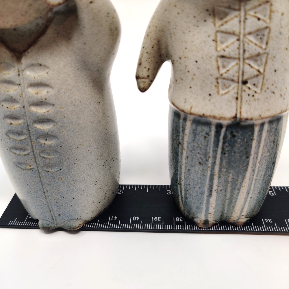 Japanese Pottery Stoneware Sweet Couple Holding Pots Blue Cream Cute Kawaii 5" - Picture 15 of 16
